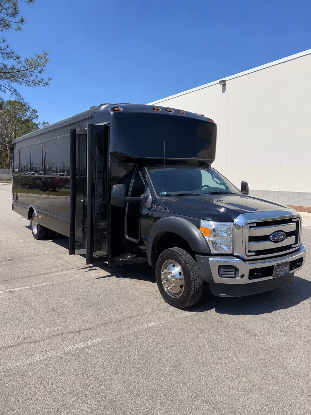Richmond Winery Tour & Pub Crawl Transportation